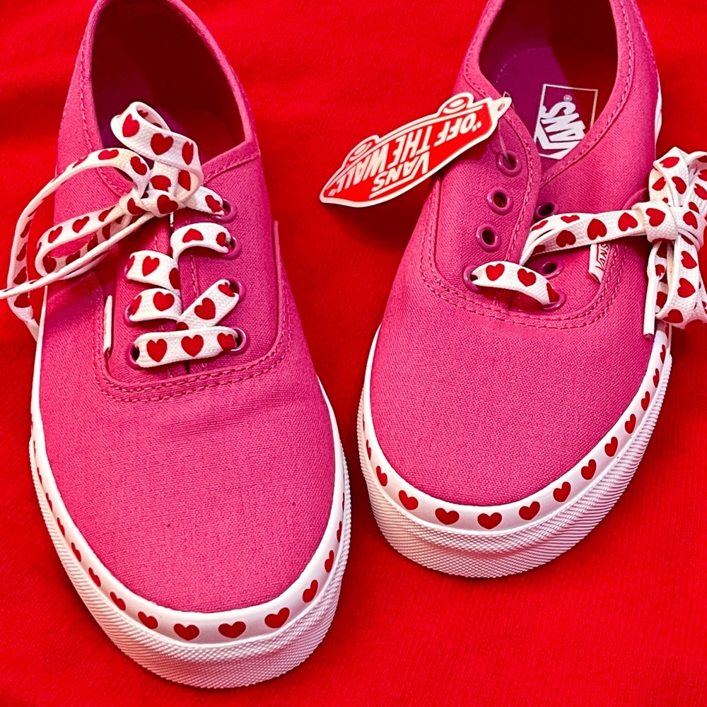 Vans Authentic Heart Foxing Sneaker w/ Heart Shoelaces NWT